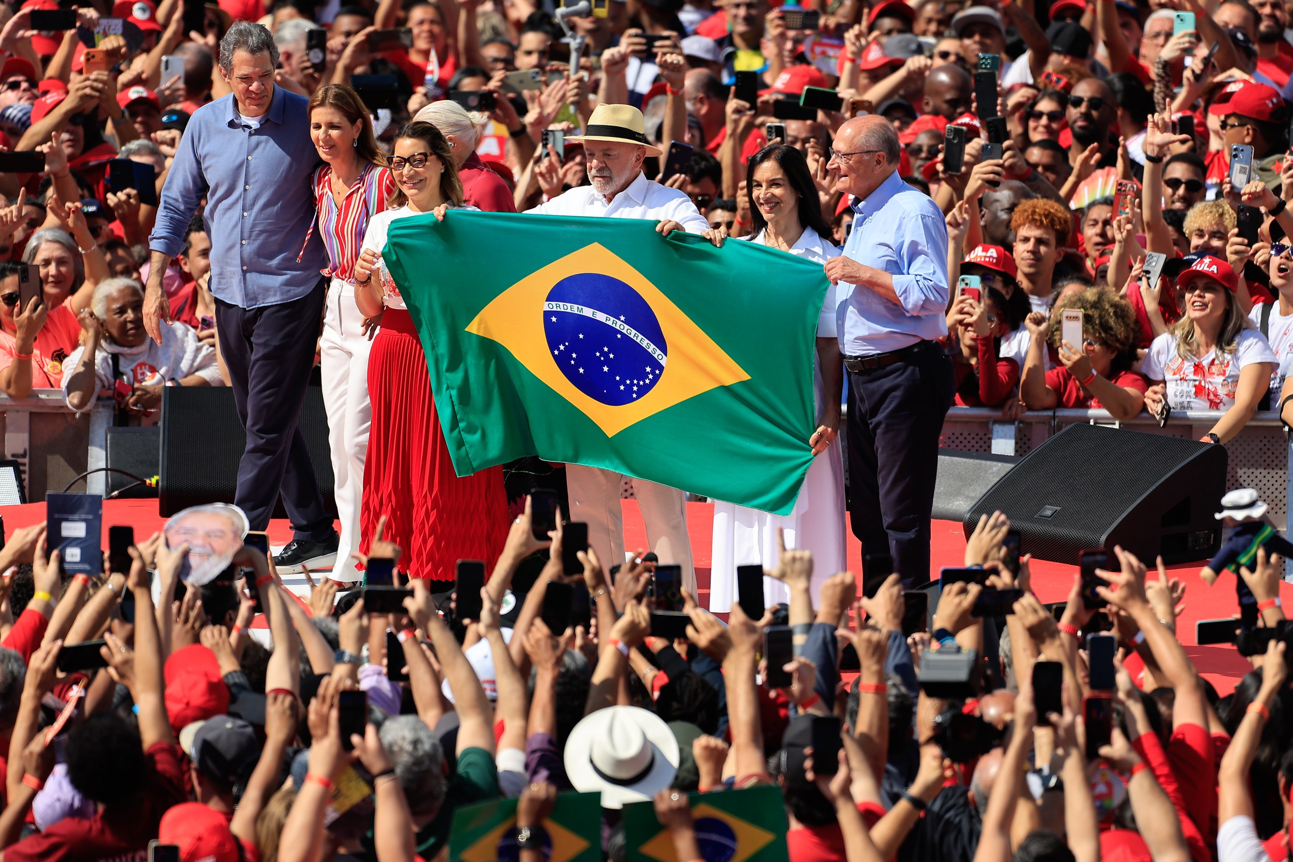 Lula lidera com 42% e Flávio tem 33% para 2026, aponta BTG-Nexus