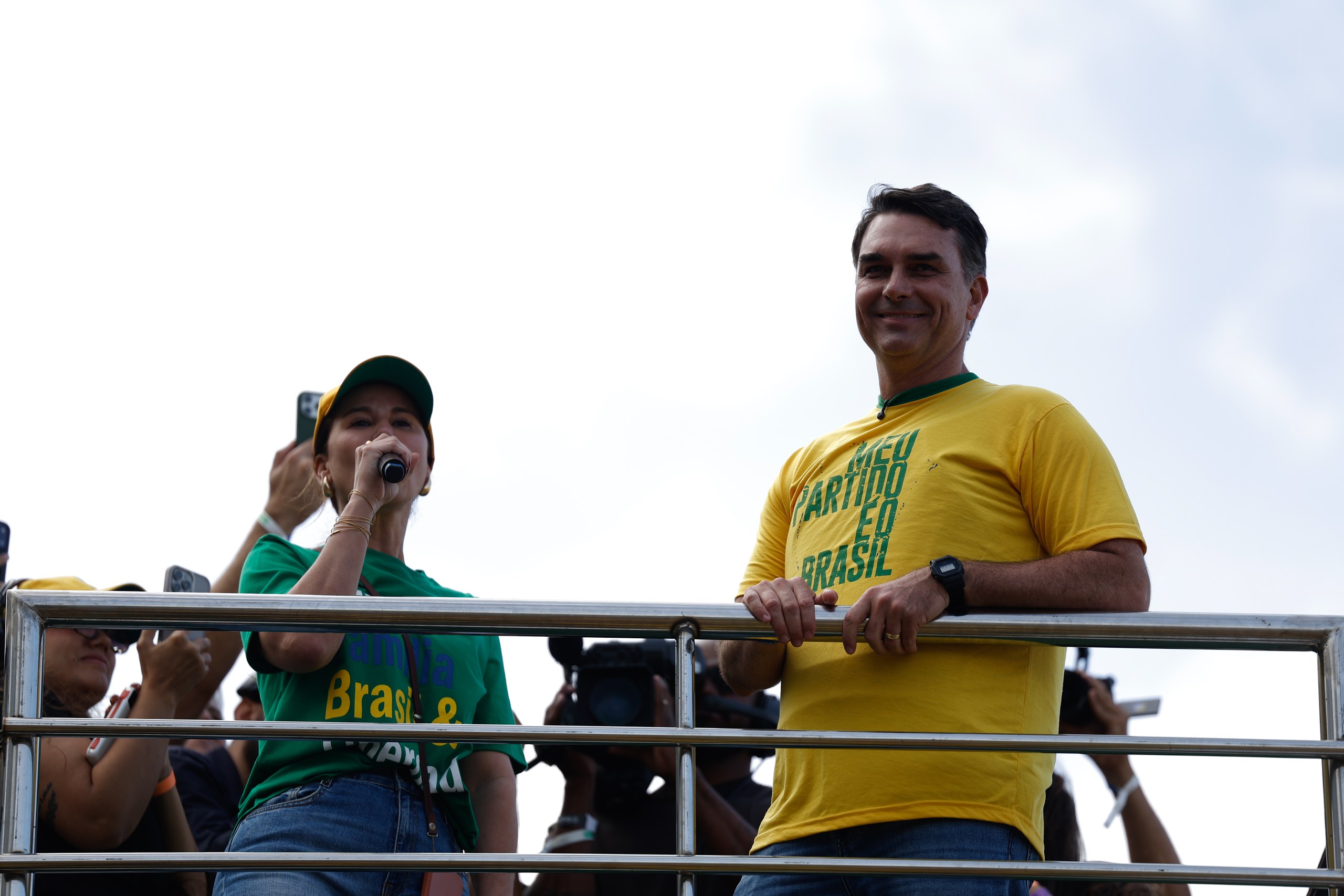 Quaest em SP: Flávio Bolsonaro tem 34% e Lula marca 30%