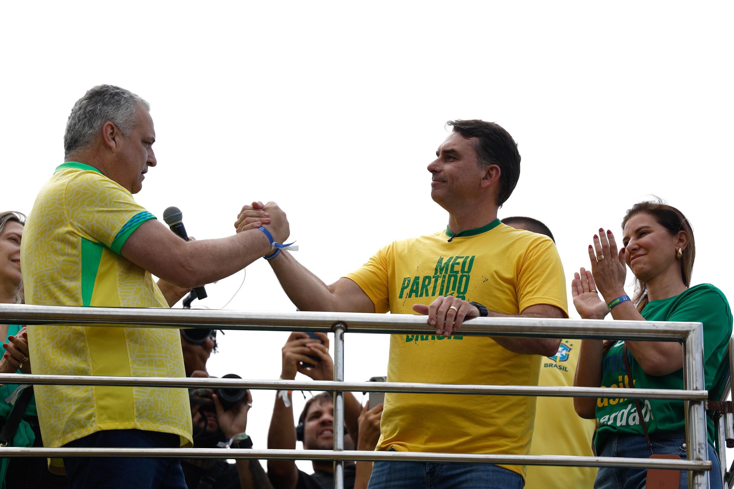 Quaest: Flávio Bolsonaro tem 42% e Lula soma 41% no 2º turno