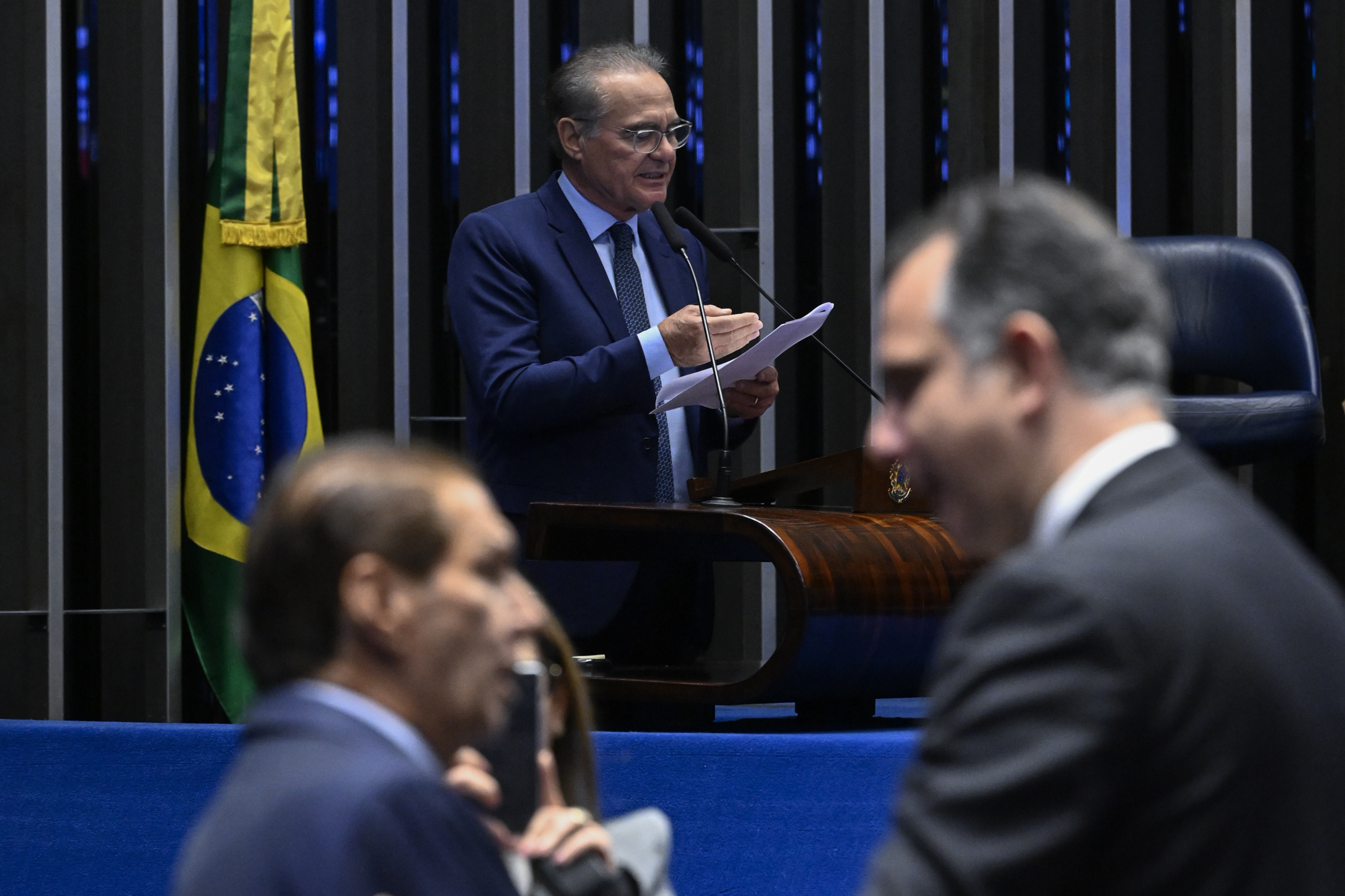 Renan Calheiros lidera 1º voto ao Senado e empata com Marina e Lira