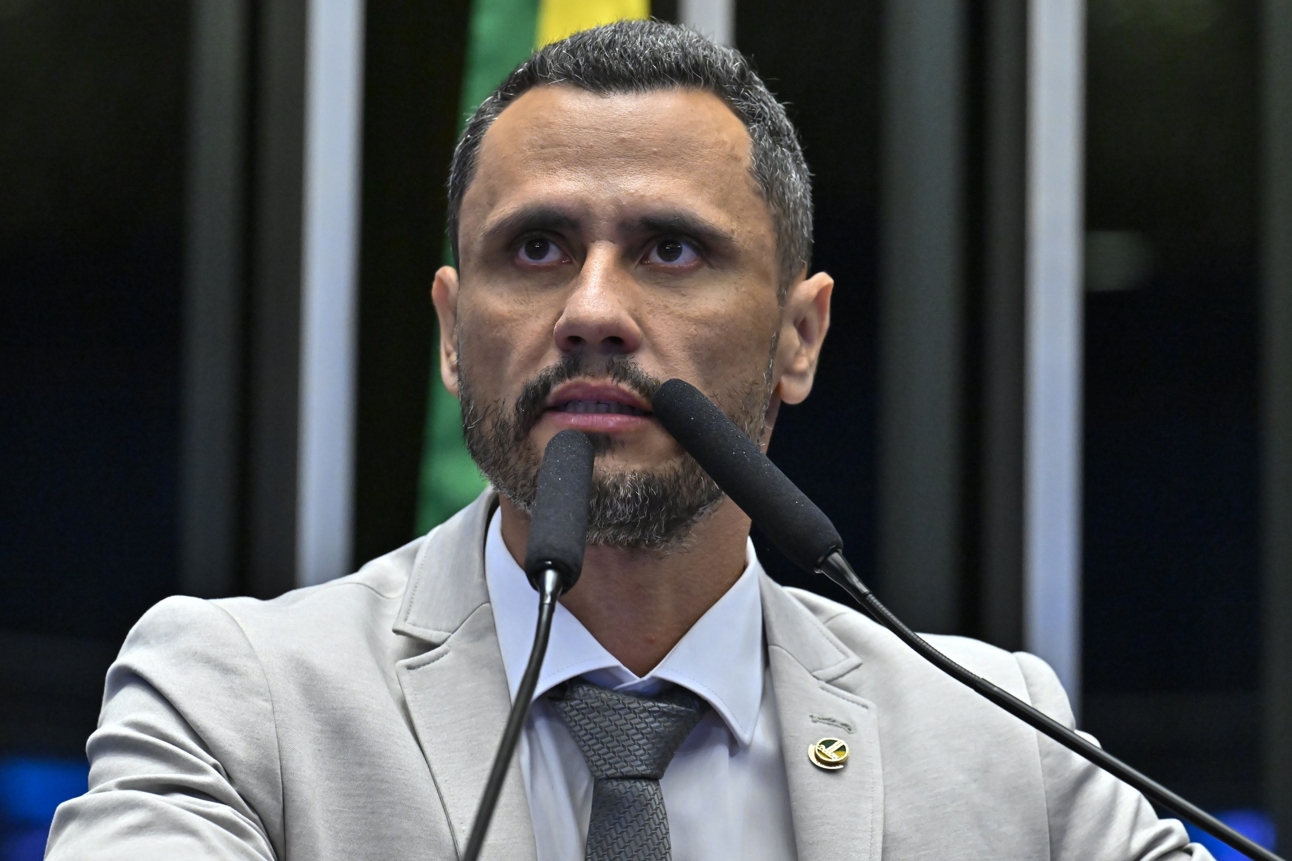 Cleitinho lidera em Minas com 37% e Patrus tem 16%, diz Quaest